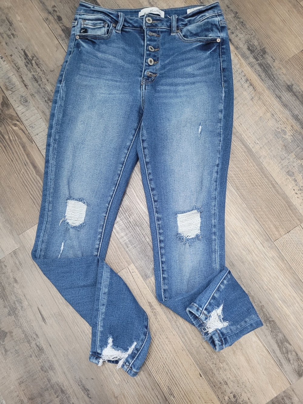 KanCan Size 9/28 Medium Wash Button Fly Distessed Skinny Jeans
